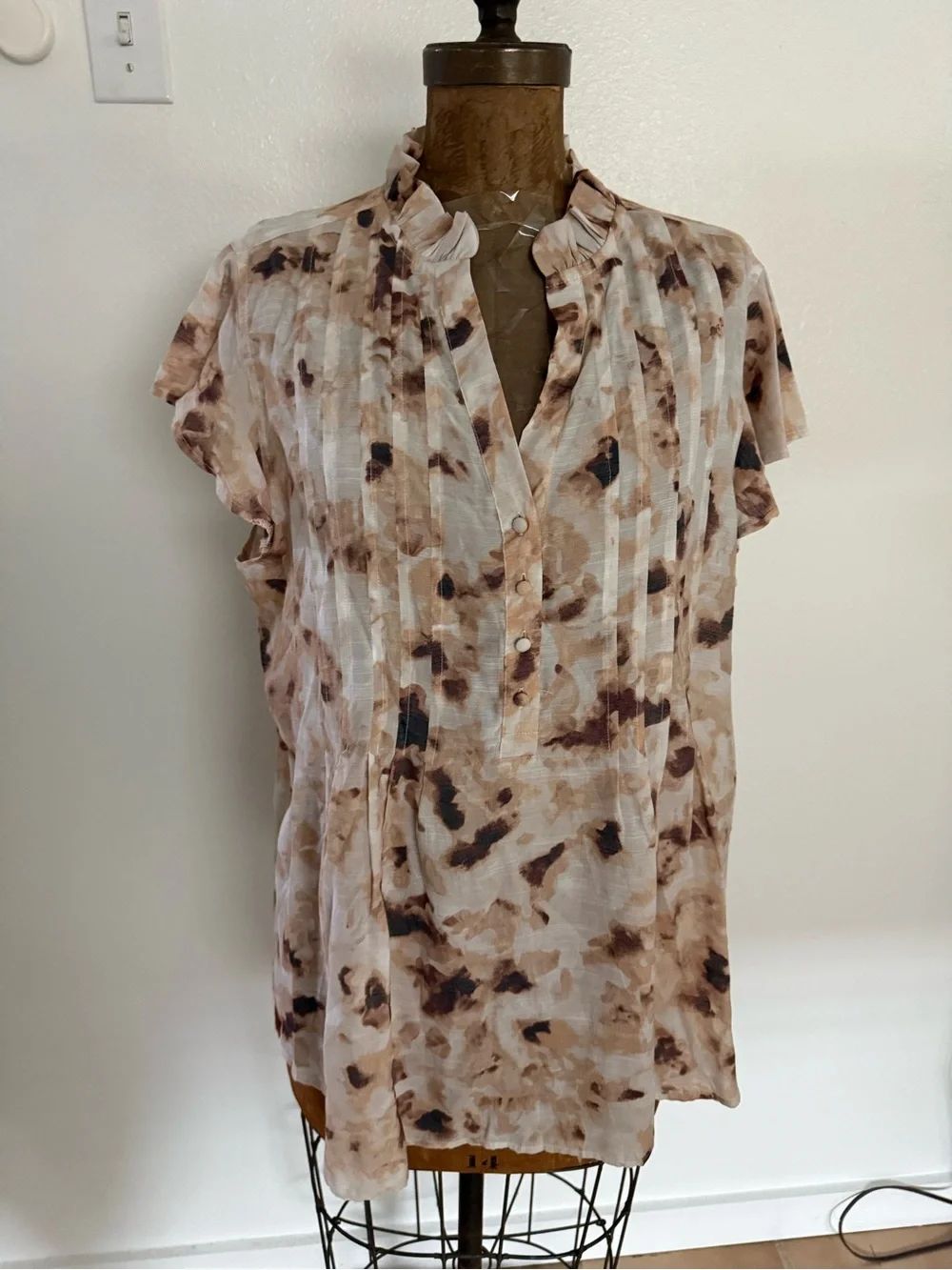 Women's Soft Ruffle V-Neck Blouse in Beige Brown Print